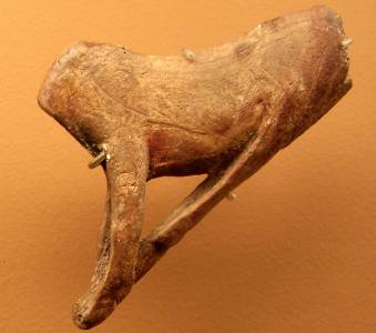 Isturitz fawn spear thrower