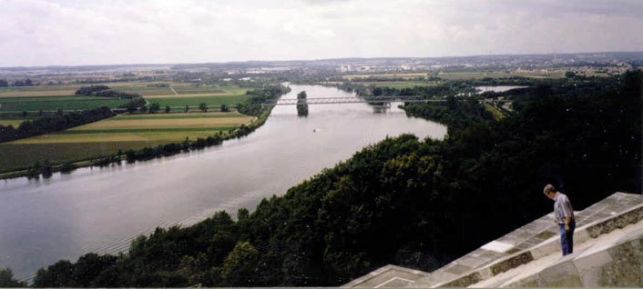 Walhalla towards Regensburg