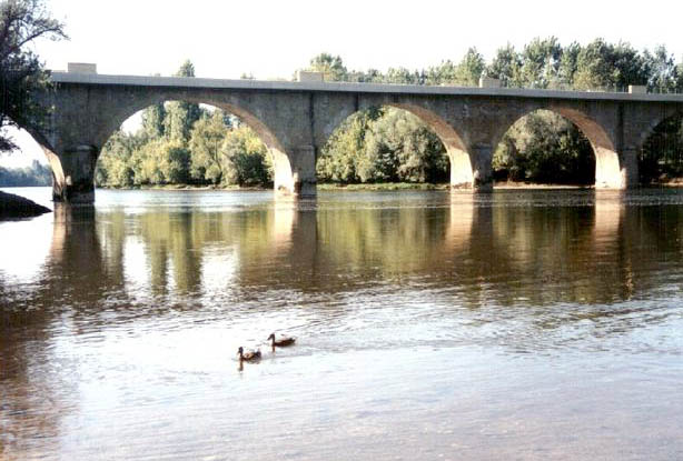 Limeuil - La Vezere and La Dordogne converge 