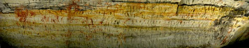 Carnarvon Gorge artwork wall of one thousand vulvas