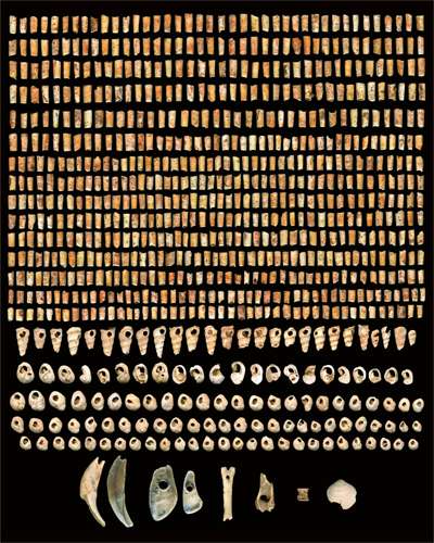 parures - ornaments from the child burial