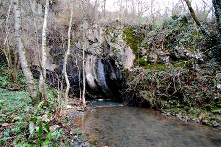 Erberua disappearing under Gaztelu