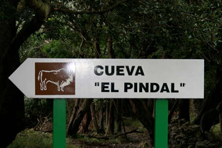 Cueva del Pindal sign