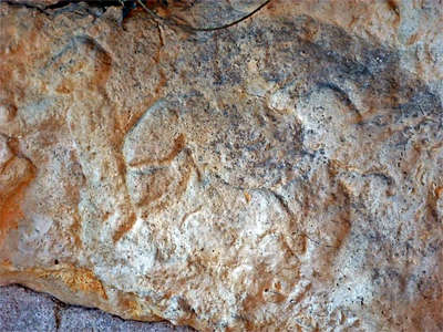 roc de sers bas relief