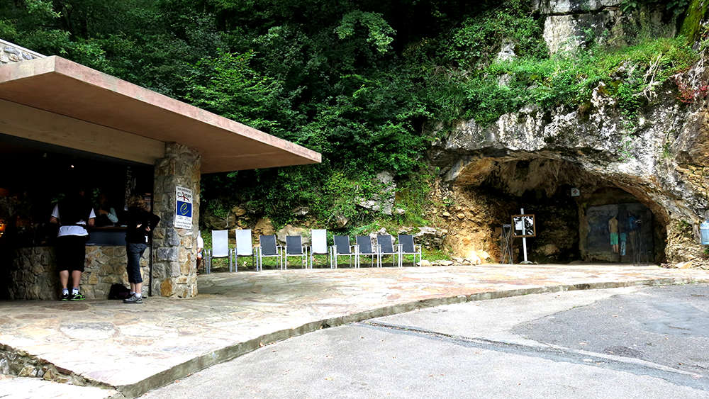 Isturitz entrance