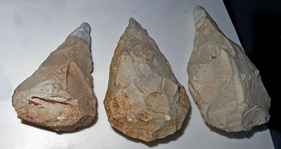  hand axe