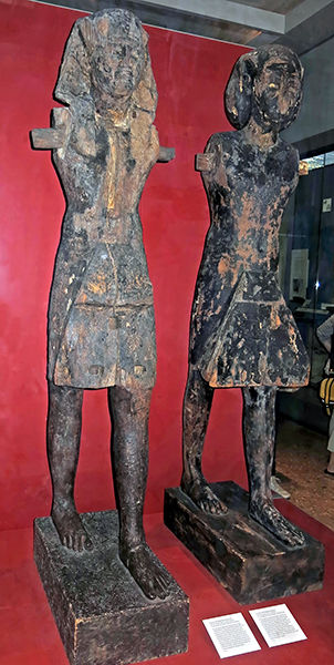  ramesses statues