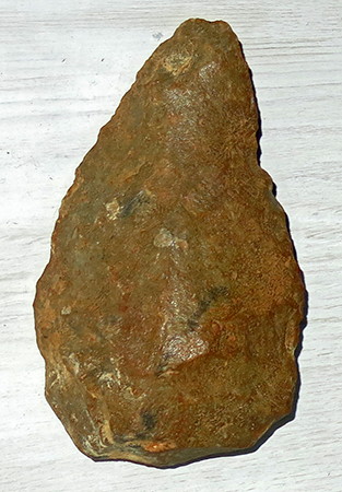 handaxe