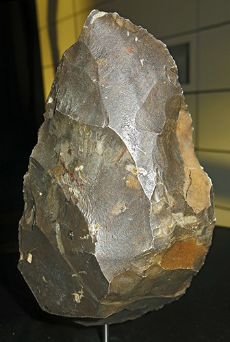 handaxe