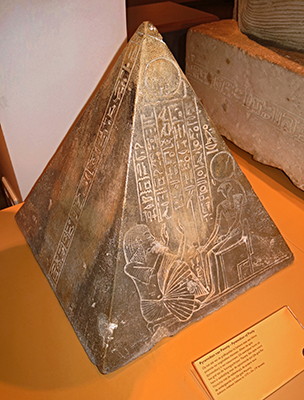 Pyramidion of Pauty