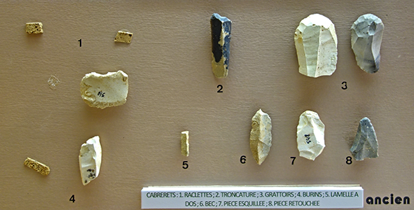 pech merle solutrean tools