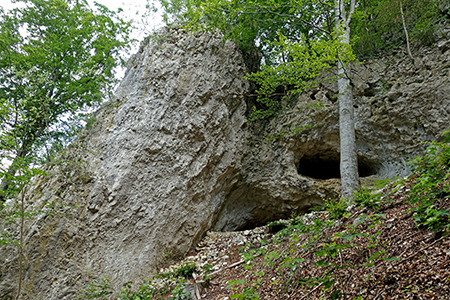 Geißenklösterle