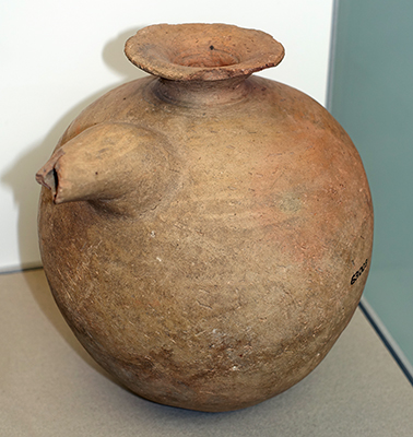 Spouted jar