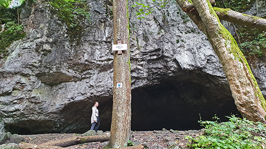 Pekarna cave