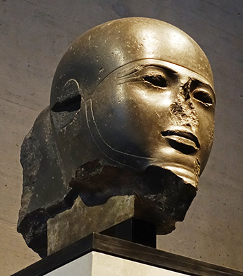 DSC09992ptah2sm