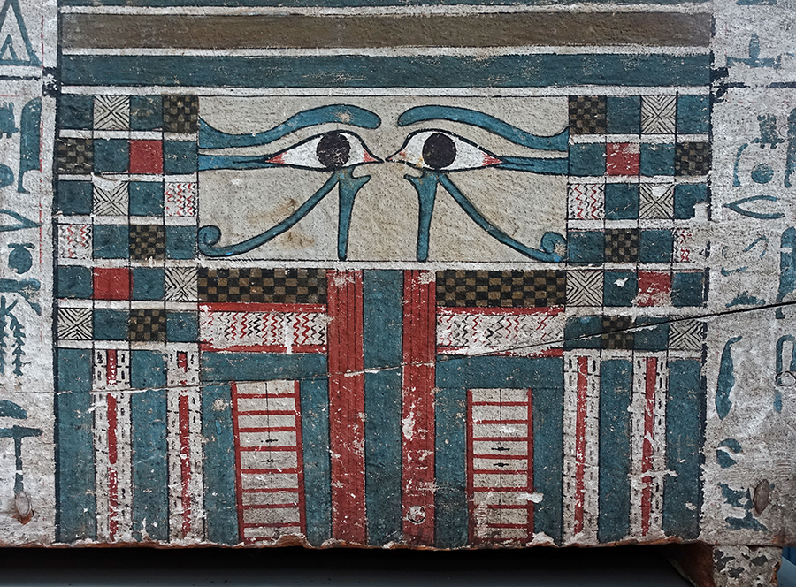 DSC01801_wejat_eyes_amenhotep_coffinsm