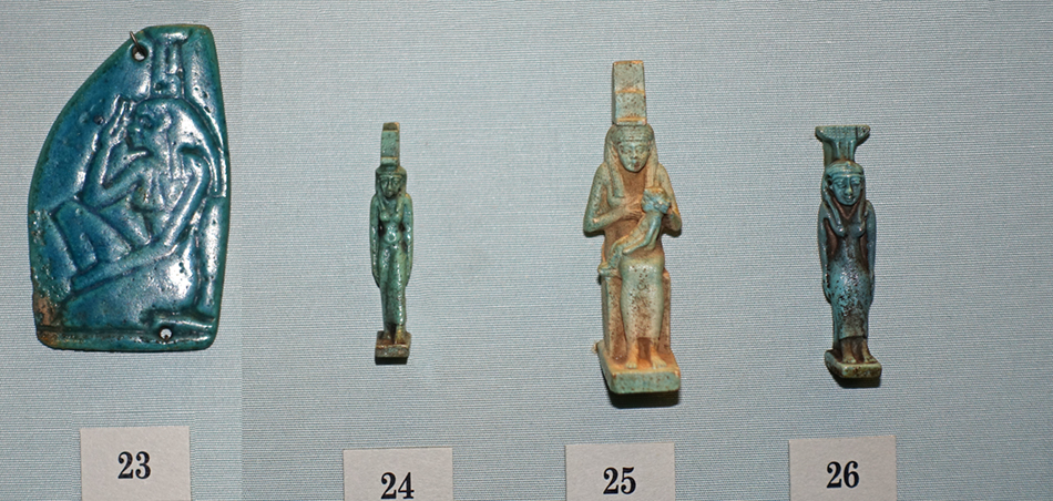 DSC02091amulets23to26sm