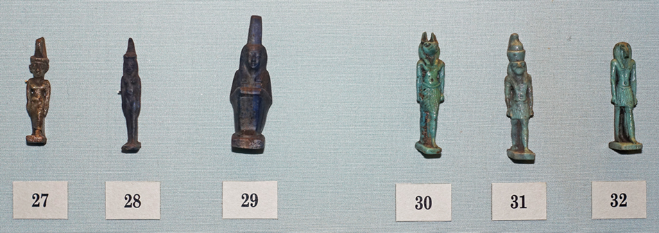 DSC02092amulets27to32sm