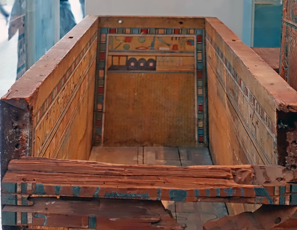 DSC02606innercoffininteriorbsm